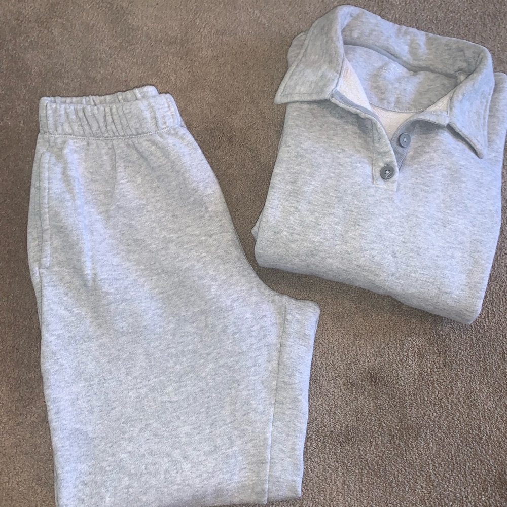 Aerie 2 piece cropped set.